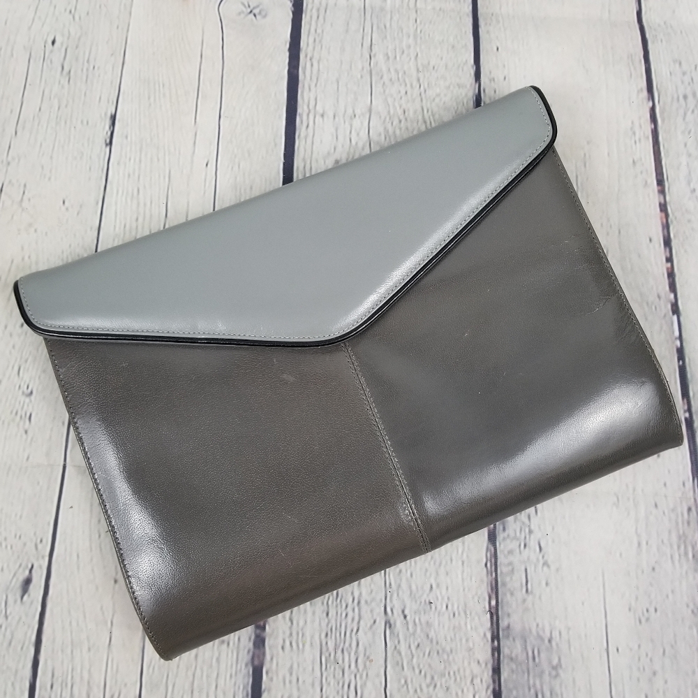 CORET | vintage flap close clutch purse